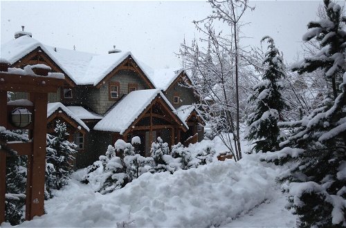Photo 17 - Beautifully Renovated, Fantastic Views Ski in out 3 Beds - Mountain Star