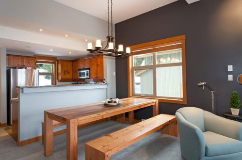 Photo 4 - Beautifully Renovated, Fantastic Views Ski in out 3 Beds - Mountain Star