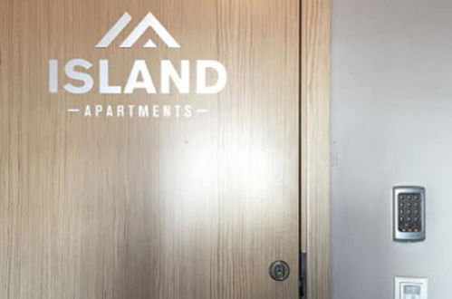 Photo 13 - Island Apartments