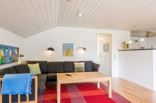 Photo 10 - 6 Person Holiday Home in Blavand