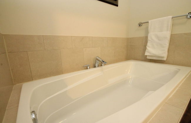 Premiere Suites - St. John's Signal Hill - Photo 18