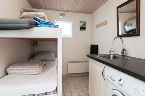Photo 10 - 6 Person Holiday Home in Brenderup Fyn