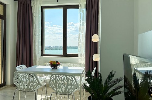 Photo 38 - Deluxe Nicolle Solid Residence Mamaia