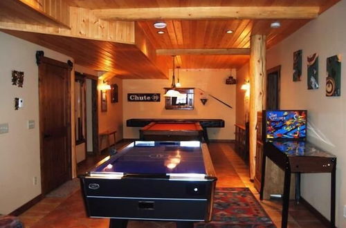 Photo 11 - Kowal Ski Cabin by Apex Accommodations