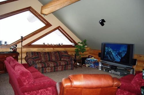 Photo 8 - Kowal Ski Cabin by Apex Accommodations