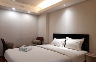 Photo 1 - Modern Studio Room at Gateway Ahmad Yani Cicadas Apartment