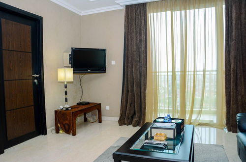 Photo 8 - Modern and Luxurious 2BR Dharmawangsa Essence Apartment