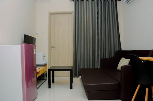 Photo 10 - Newly Furnished 2BR at Elpis Apartment