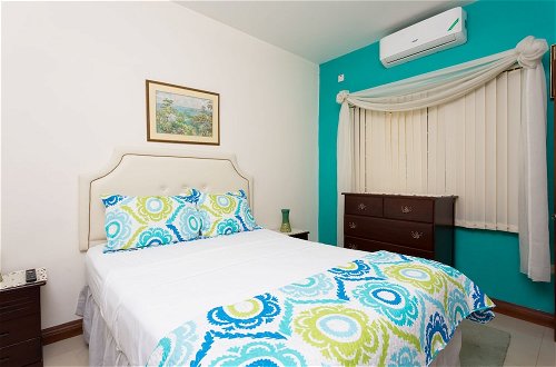 Photo 2 - New Kingston Guest Apartment at Inglaterra III