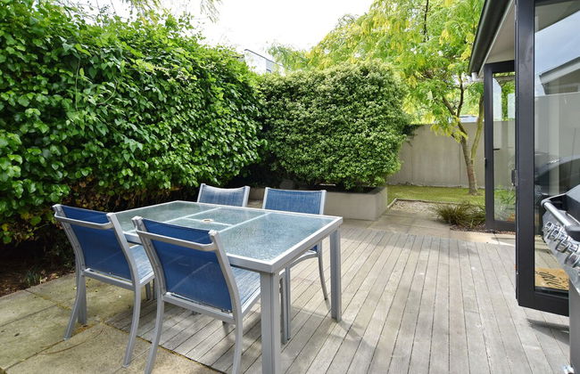 Hagley Apartment - Photo 35