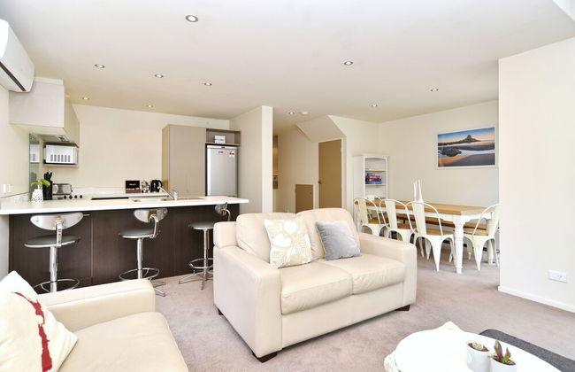 Hagley Apartment - Photo 29