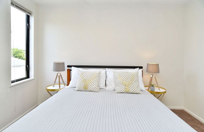 Hagley Apartment - Photo 16