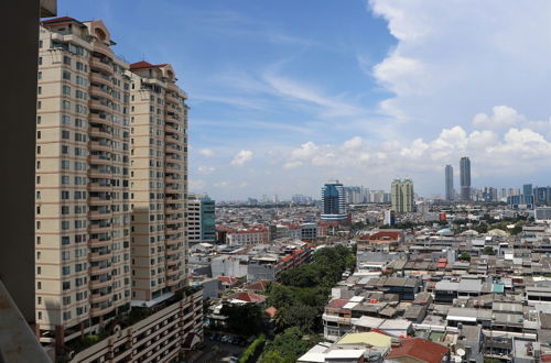 Photo 16 - Cozy Studio At Mangga Dua Apartment