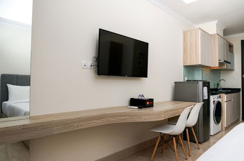 Photo 8 - Trendy Studio at Menteng Park Apartment