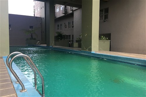 Foto 16 - Cozy Furnished 2Br Apartment At Grand Asia Afrika