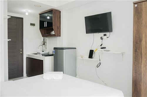 Photo 6 - Cozy Studio at Amazana Serpong Apartment