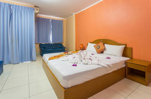 Photo 6 - Room in Guest Room - Bucintoro Restaurant & Guesthouse Belvedere - 10 Minutes From Patong Beach