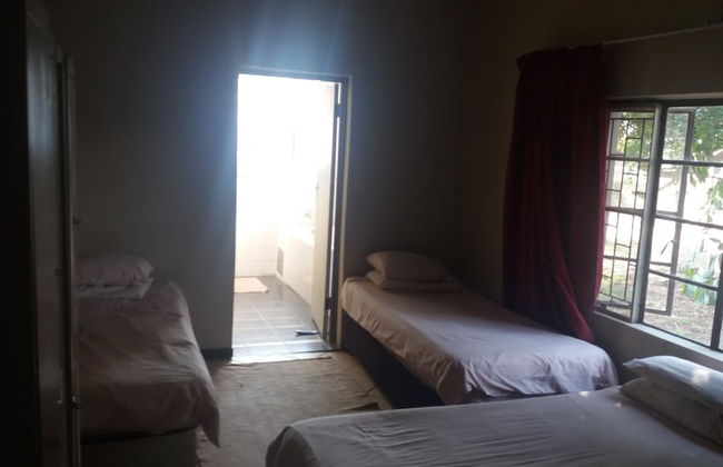 Room-homely Room in Peaceful and Comfort - Foto 5