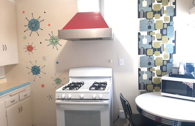 The New Star Motel with Studio-Kitchens: 1950s Extended-Stay Lodging and Retreat Center - Foto 39