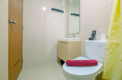 Photo 15 - Exclusive Studio at The Oasis Cikarang Apartment