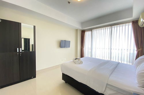 Photo 14 - Cozy Studio Apartment At Beverly Dago