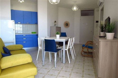 Foto 6 - Modern Flat, 130m From the sea With Shared Pool