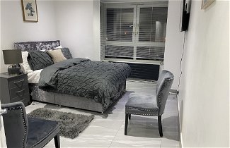 Photo 2 - Luxurious 2-bed Apartment in Woolwich, London