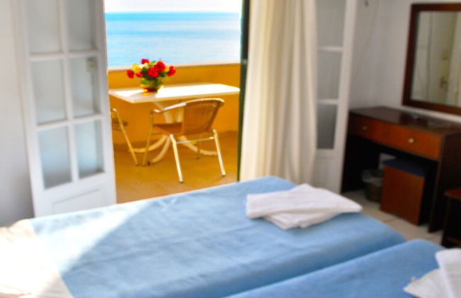 Beautiful Holiday Apartments Maria With Pool - Agios Gordios Beach, Corfu - Photo 3