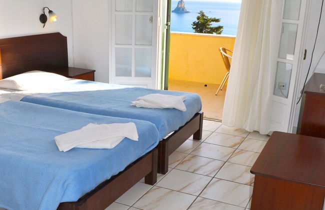 Beautiful Holiday Apartments Maria With Pool - Agios Gordios Beach, Corfu - Photo 2