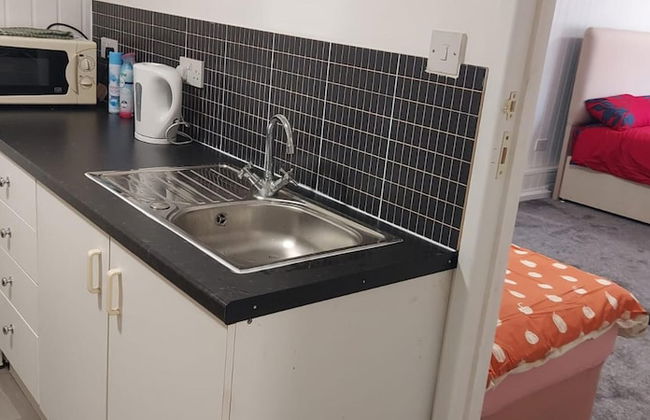 Lovely 3-bed Apartment in Parkgate Rotherham - Foto 16