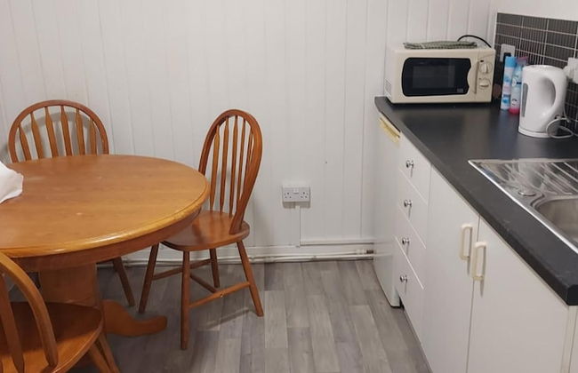 Lovely 3-bed Apartment in Parkgate Rotherham - Foto 15