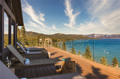 Photo 9 - Lakeview by Avantstay Private Waterfront Cabin on Lake Tahoe w/ Hot Tub & Views