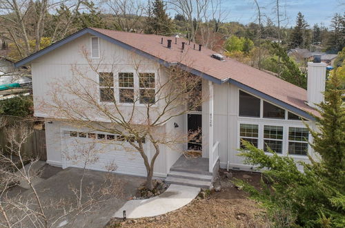 Foto 18 - Black Oak by Avantstay Modern & Chic Santa Rosa Hideaway With Pool Table, & Fire Pit