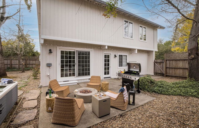 Black Oak by Avantstay Modern & Chic Santa Rosa Hideaway With Pool Table, & Fire Pit - Foto 28