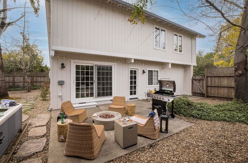 Foto 28 - Black Oak by Avantstay Modern & Chic Santa Rosa Hideaway With Pool Table, & Fire Pit