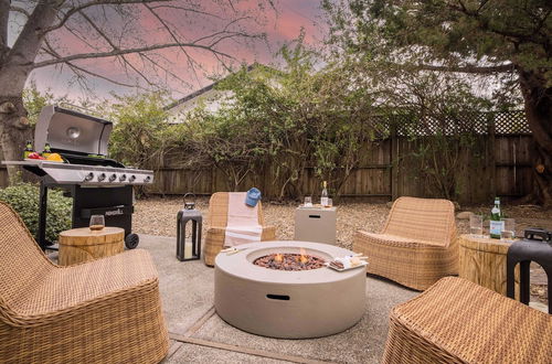 Photo 25 - Black Oak by Avantstay Modern & Chic Santa Rosa Hideaway With Pool Table, & Fire Pit