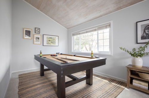 Foto 11 - Black Oak by Avantstay Modern & Chic Santa Rosa Hideaway With Pool Table, & Fire Pit