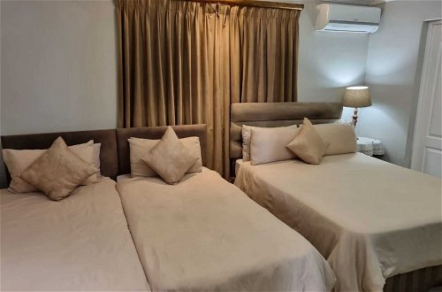 Photo 4 - Savoy Lodge - Standard Double Room 7