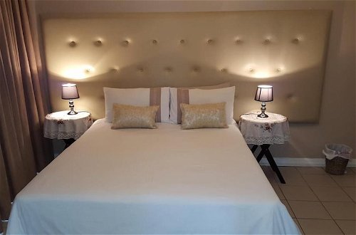 Foto 5 - Savoy Lodge - Standard Double Room 7