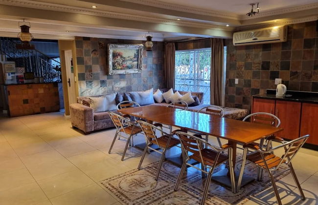 Savoy Lodge - Room - Photo 45