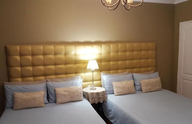 Savoy Lodge - Standard Double Room 7 - Photo 1