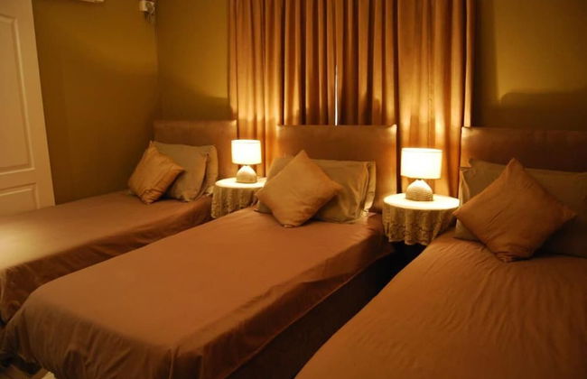 Savoy Lodge - Standard Double Room 7 - Photo 11