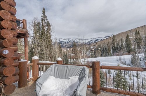Photo 4 - Villas At Tristant 137 by Avantstay Ski In/ Ski Out Home w/ Panoramic Views & Hot Tub