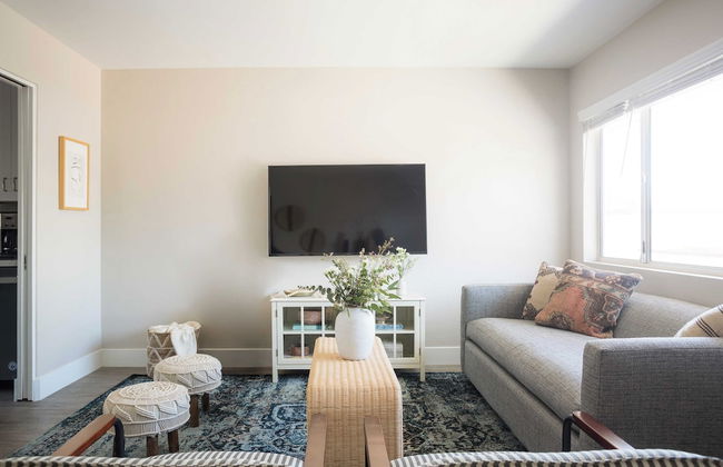 Seashore X by Avantstay Chic La Jolla Flat 5mins From the Beach! - Photo 16
