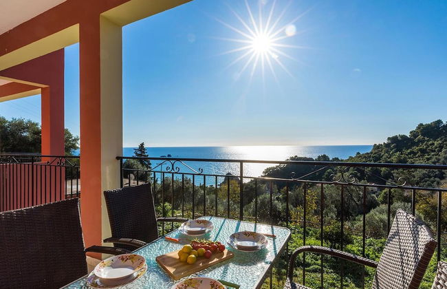 Family Friendly Apartments With a Swimming Pool on Pelekas Beach - Foto 1