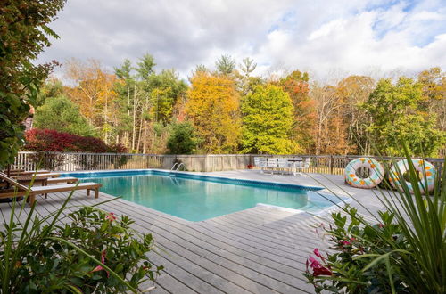 Photo 7 - Cortland by Avantstay Charming Heritage Estate w/ Private Lake & Pool