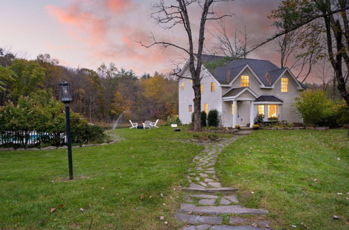 Foto 1 - Cortland by Avantstay Charming Heritage Estate w/ Private Lake & Pool