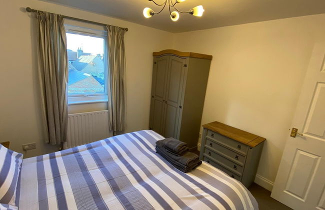 Penthouse Waterfront Apartment - St Neots - Photo 4
