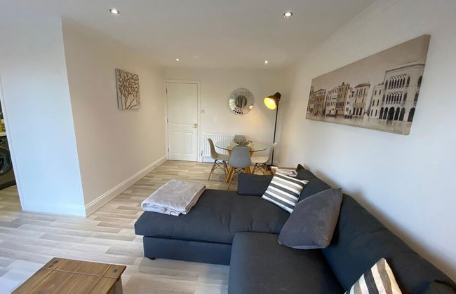 Penthouse Waterfront Apartment - St Neots - Photo 19