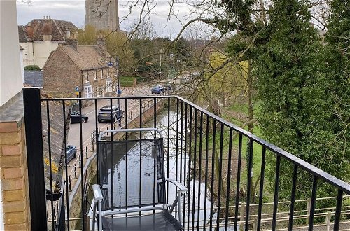 Photo 29 - Penthouse Waterfront Apartment - St Neots